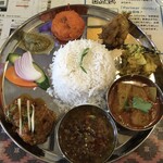 インド料理 パリワル - ネパールの農家の贅沢な料理