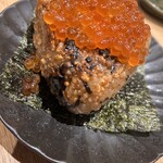 炉端ともつ煮 炎 - いくらのせ焼きおにぎり♪