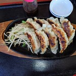 新宝来軒 - 鉄貼餃子