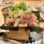 炉端ともつ煮 炎 - ネギトロたくわん手巻き寿司
