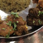 インド料理 パリワル - ドライタイプのチキンやレバーのカレーや