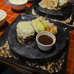 Bistro ハンバーグ - ハンバーグ 130g・モッツァレラチーズ