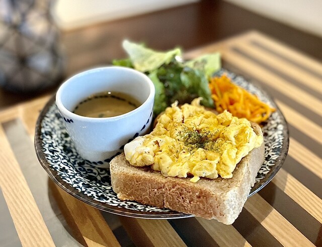 Bánh toast trứng
