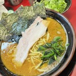 豚骨醤油ラーメン 王道家 柏店 - 