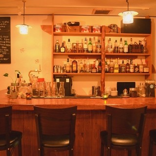 カウンター席は6席完備♪