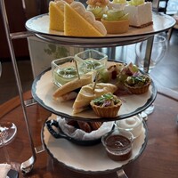 ザ タヴァン グリル＆ラウンジ - 