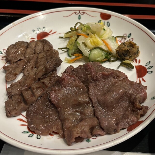 Gyutan Yaki Sendai Henmi Daimaru Umeda Ten - Osaka/Gyutan (Beef