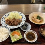 炉ばた」。 - しょうが焼き定食