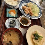 炉ばた」。 - 唐揚げ定食