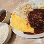 ビストロてらさわ - ハンバーグ定食。税込み1,298円に+55円で赤だ味噌汁を追加。 
