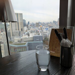 Legato - 内観；眼下にはマークシティ