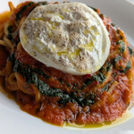 Legato - ブラータチーズとバジルのトマトソースパスタ；アップ