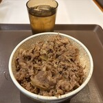 すき家 - 料理写真:デフォ牛丼\(//∇//)\
