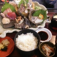 季節の魚と釜飯 魚信 - 特選刺身御膳２４００円