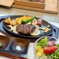 近江牛もりしま 寛閑観ここ滋賀店 - 