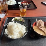 埼玉漁港 海鮮食堂 そうま水産 - セルフのごはんとあら汁