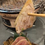 七輪大衆酒場 けむり - 阿波尾鶏もも