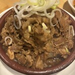 食堂うめぼし - 煮込まれたお肉たっぷり