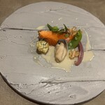 ホテル 四季の館 箱根芦ノ湖 - 小田原魚河岸より本日の鮮魚、シトロンが香るノイリープラットのソースで