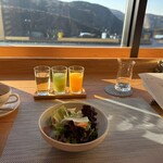 ホテル 四季の館 - 朝食　秋野菜のメランジェサラダパルテールスタイル　　　　モーニングドリンク　オレンジ　野菜　林檎　　　　　　　季節のフルーツヨーグルト