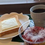 かふぇ絲 - モーニングセット＋ドーナツ「ベリーベリー」