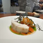 Refugeforestiere 五島 - 202511平鱸のロースト、赤パプリカと早生蜜柑のソース