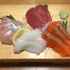 や台ずし - 刺身の盛り合わせ（マグロ・ハマチ・イカ・サーモン）