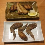 や台ずし - 手羽先とホッケの塩焼き