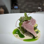 Refugeforestiere 五島 - カツオの網焼きロースト、甘長ししとう、何とかソース（これも美味しい）、バジルのオイル