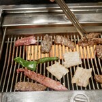 居酒屋 焼肉 明月館 - 無煙ロースター