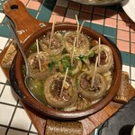 スペインバル ボスケ - 生ハムとマッシュルームのアヒージョ