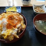 工藤精肉店食堂部 - カツ丼　900円