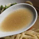 麺や くろえもん - スープはこんな色です。