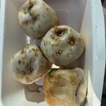 弄堂 生煎饅頭 南森町本店 - 焼き小籠包4個　480円