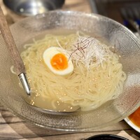 焼肉 ジャンボ はなれ - 名物の冷麺2,000円ほどするで(^◇^;)