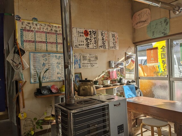 ヤマサ鮮魚本店 - 吹浦（海鮮）の写真