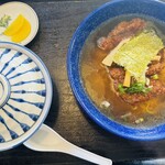 慶楽 - パーコラーメン650円とライス150円(たくあん付)
ご飯の量はあまり多くないから、たくさん食べたい人は大盛りを頼もう。