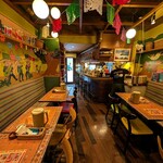 ラティーノ - LATINO ＠八丁堀 店内 奥からの眺め