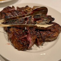 Morton's The Steakhouse 丸の内 - 4人で分けたよ〜