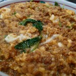 末げん - 鶏挽き肉の親子丼　味付けが濃い！