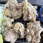黒田屋 - 鶏からは4個