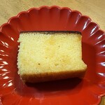 くにひろ屋 - 見た目はカステラ