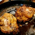 オリヴェイラ - 大山地鶏ムネ肉、レモンバターソース