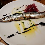 オリヴェイラ - 秋刀魚のコンフィと赤玉ネギのマリネ