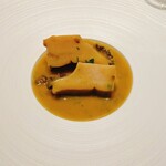 エノテカ・ラ・リコルマ - 函館産穴澗で穫れた蝦夷あわびの一皿