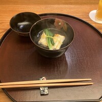 日本料理 太月 - 穴子白焼き鰹節お出汁(削りたて鰹節で出汁・胡麻豆腐)