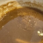 長男、もんたいちお - レンチン後。左上がポチポチしてるでしょ？別府や阿寒湖の泥の池でボコってなる感じで1センチくらいの水泡が時々破裂してた。香りは飛ぶけど熱い方が良い。価値観。