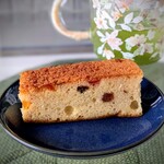 モンテドール本店 ファクトリー＆カフェ - 本店限定商品で、宮古島の酒蔵「多良川」の泡盛に漬け込んだフルーツケーキ、お酒は飲めないけれどフルーツケーキは大好き♪