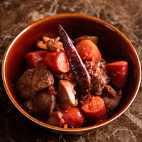 クレスタのミガス～砂肝、レバー、チョリソーのスペイン風ガーリックソテー～680円(748円）