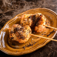 イベリコ豚のトリュフ串カツ(2P) 680円 (748円）